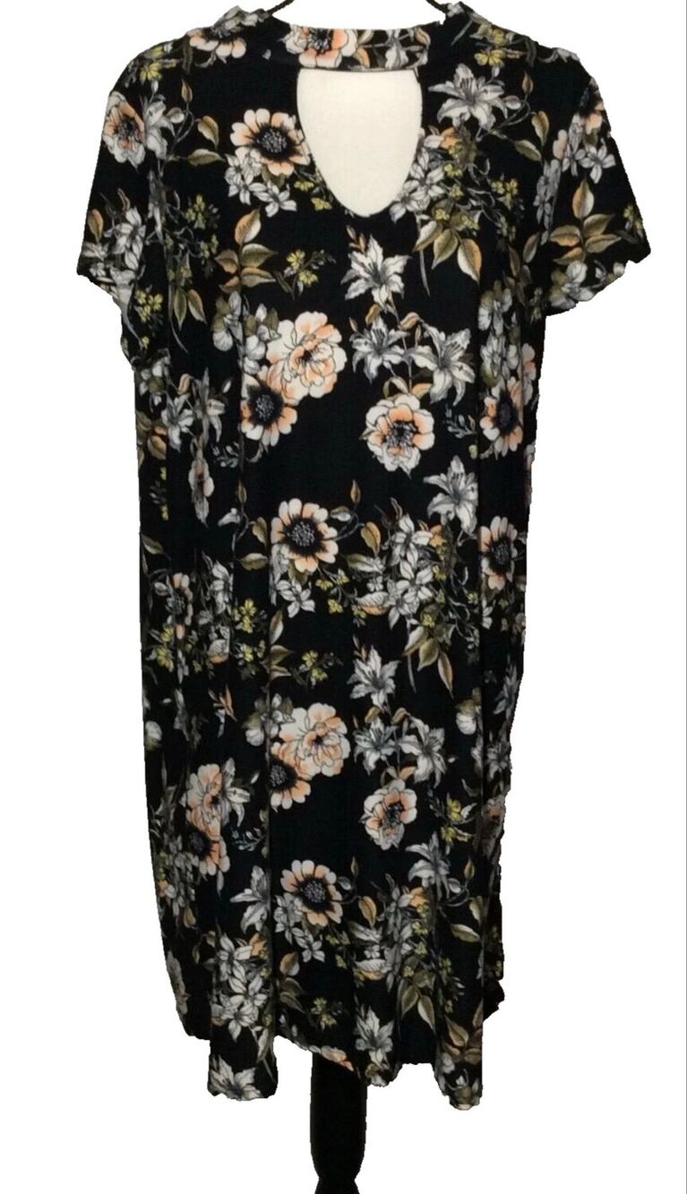 Sauci Black Floral Shift Dress Size L 
Keyhole Back Short Sleeve Stretch Comfy